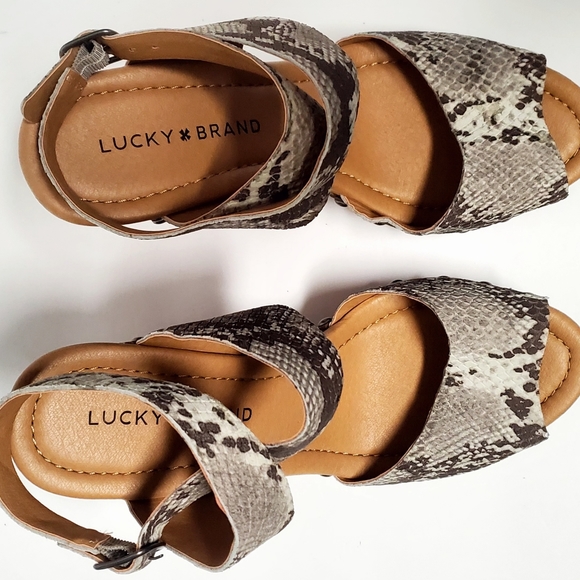Lucky Brand Nessah Open Toe Sandal Shoes Chunky Heel Snakeskin Studs Leather 8M - Picture 7 of 16